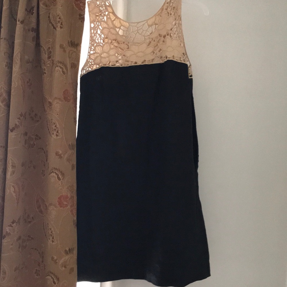 Black sleeveless a line dress